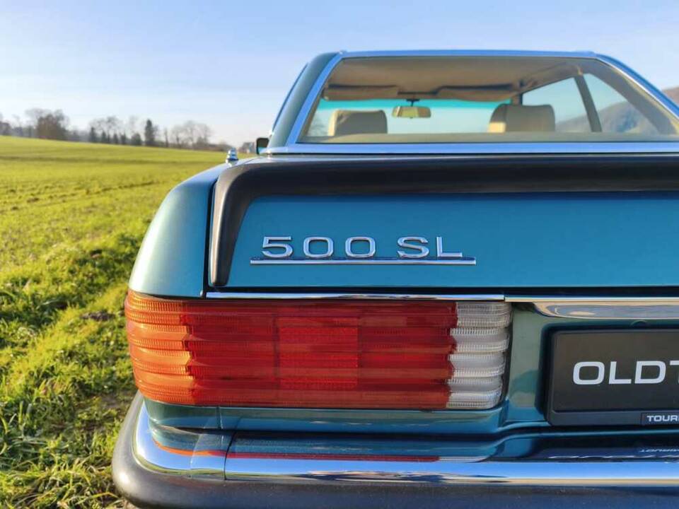 Image 24/26 of Mercedes-Benz 500 SL (1981)