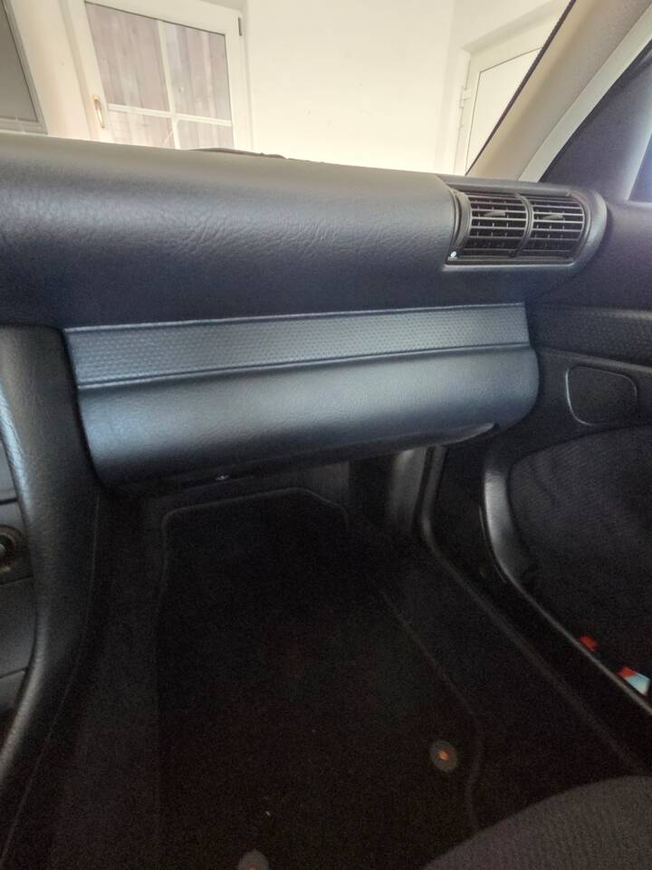 Image 13/14 of Audi 100 - 2.3E (1993)