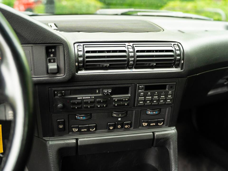 Bild 29/45 von BMW M5 (1992)