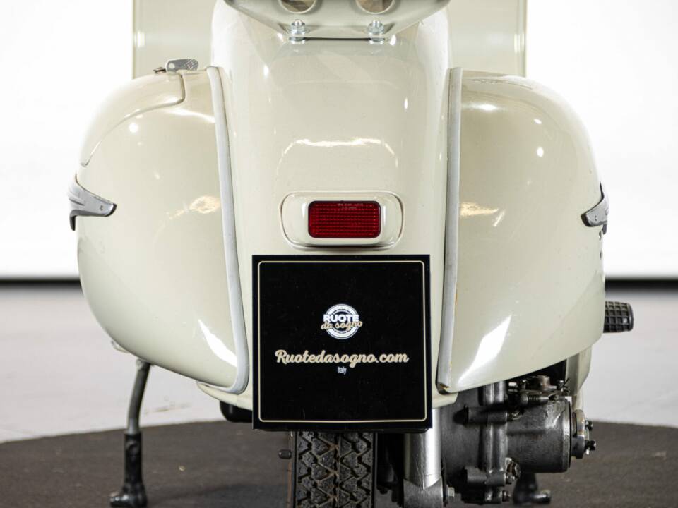 Bild 17/50 von Piaggio Vespa 150 "Struzzo" VL (1955)