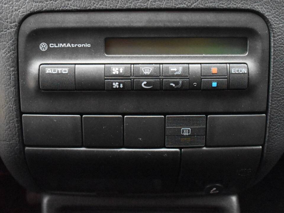 Image 29/41 de Volkswagen Golf III 2.0 GTI &quot;Edition&quot; (1997)