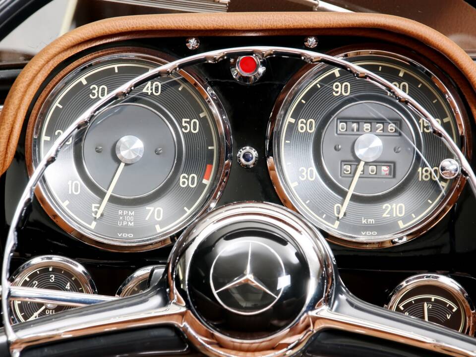 Afbeelding 18/27 van Mercedes-Benz 190 SL (1960)