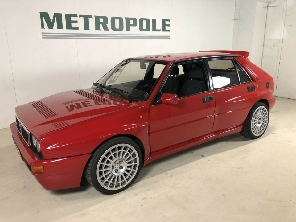 Image 14/33 of Lancia Delta HF Integrale Evoluzione I (1992)