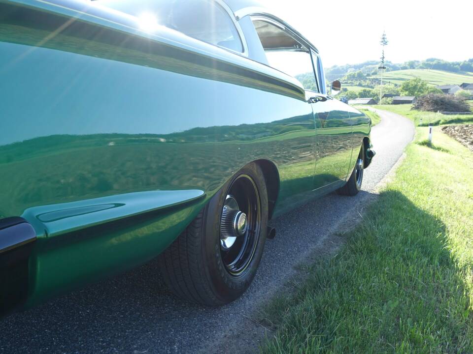 Image 28/42 of Chevrolet Bel Air Coupe (1958)