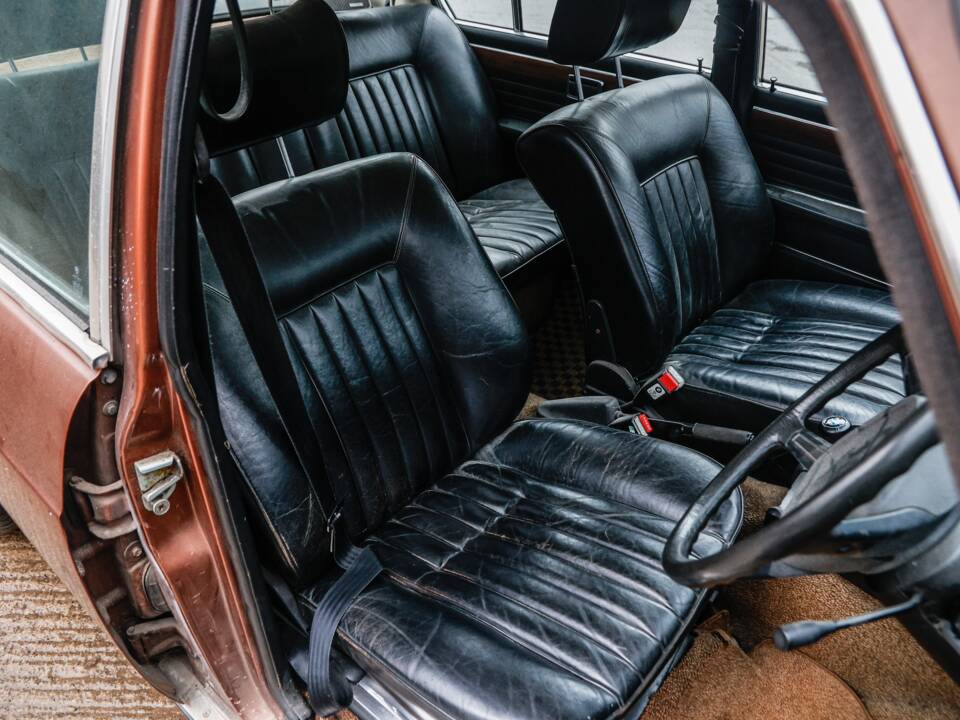 Bild 38/45 von BMW 3,0 Si (1976)