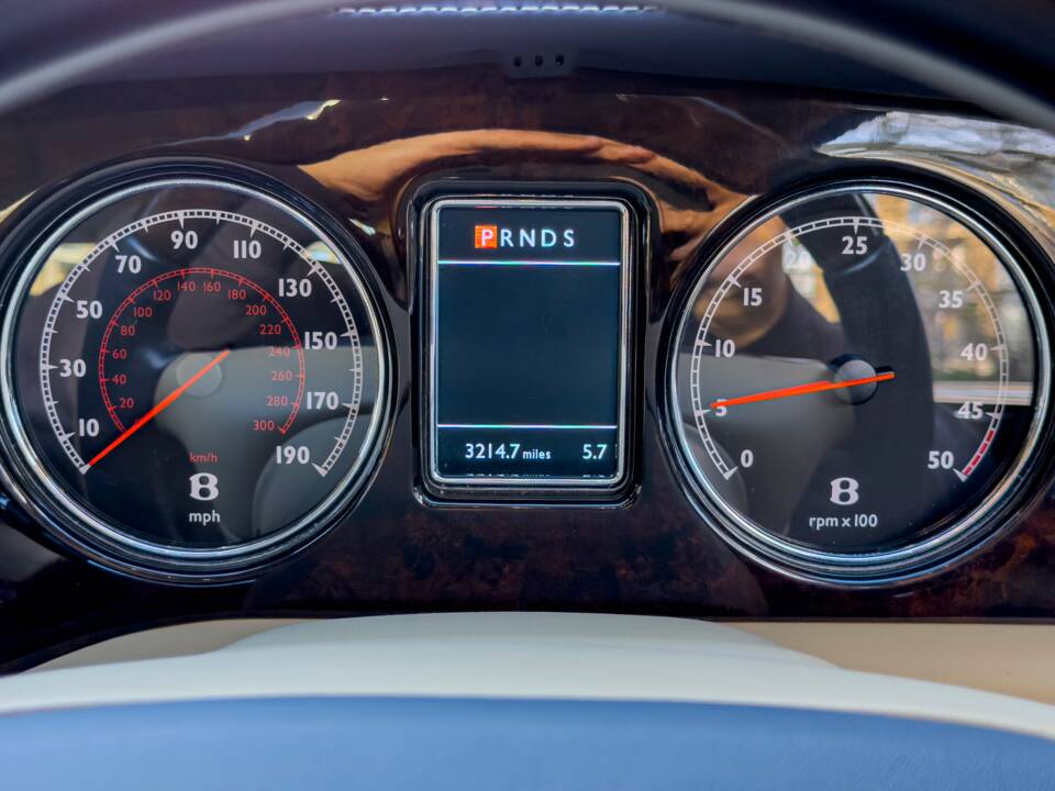 Image 14/25 of Bentley Brooklands (2008)