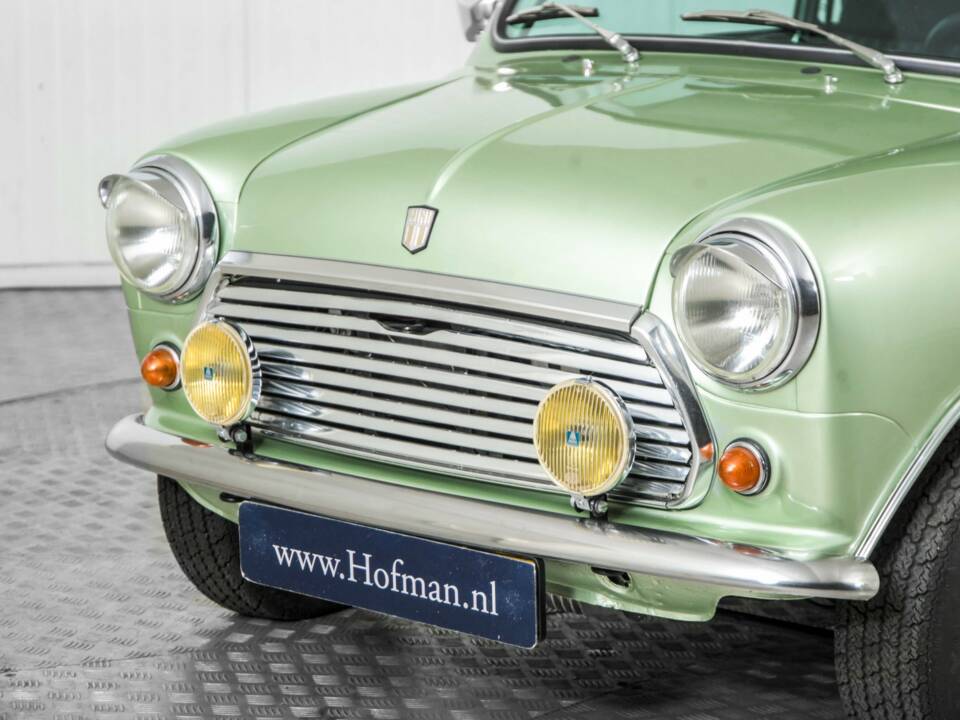 Image 17/50 of Austin Mini 1000 (1983)