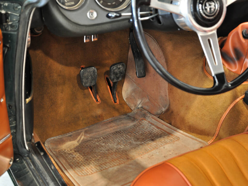Image 31/65 of Alfa Romeo Giulia 1600 Sprint GT (1964)