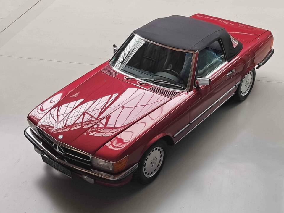 Immagine 1/26 di Mercedes-Benz 300 SL (1989)