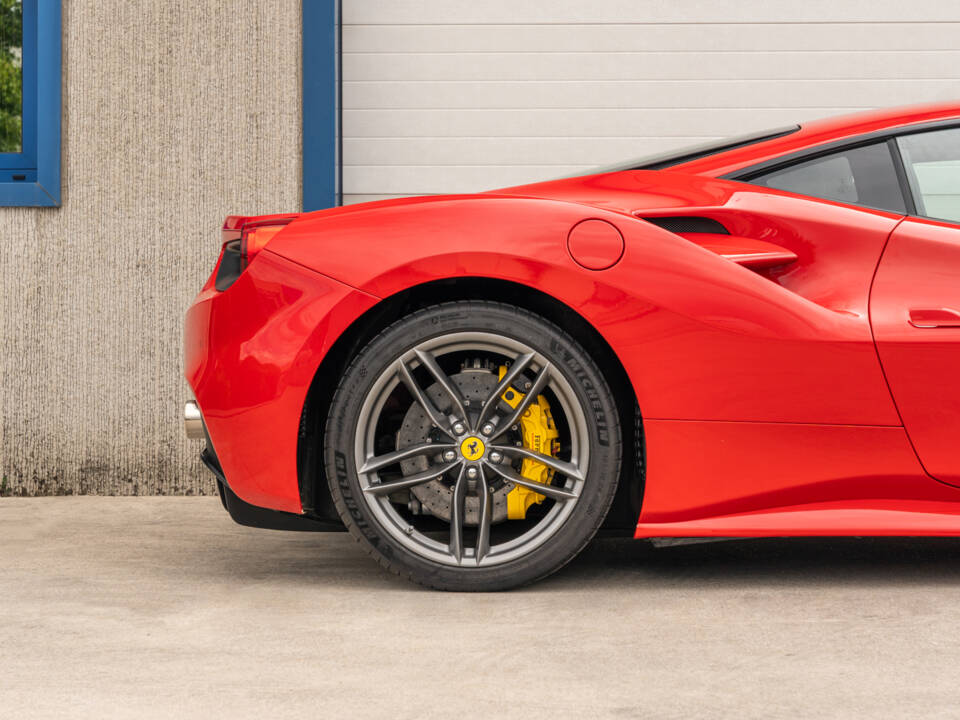 Immagine 10/85 di Ferrari 488 GTB (2015)