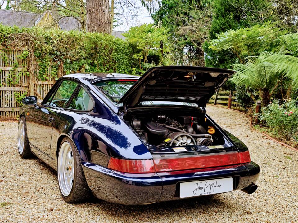 Image 14/34 de Porsche 911 Carrera 2 (1991)