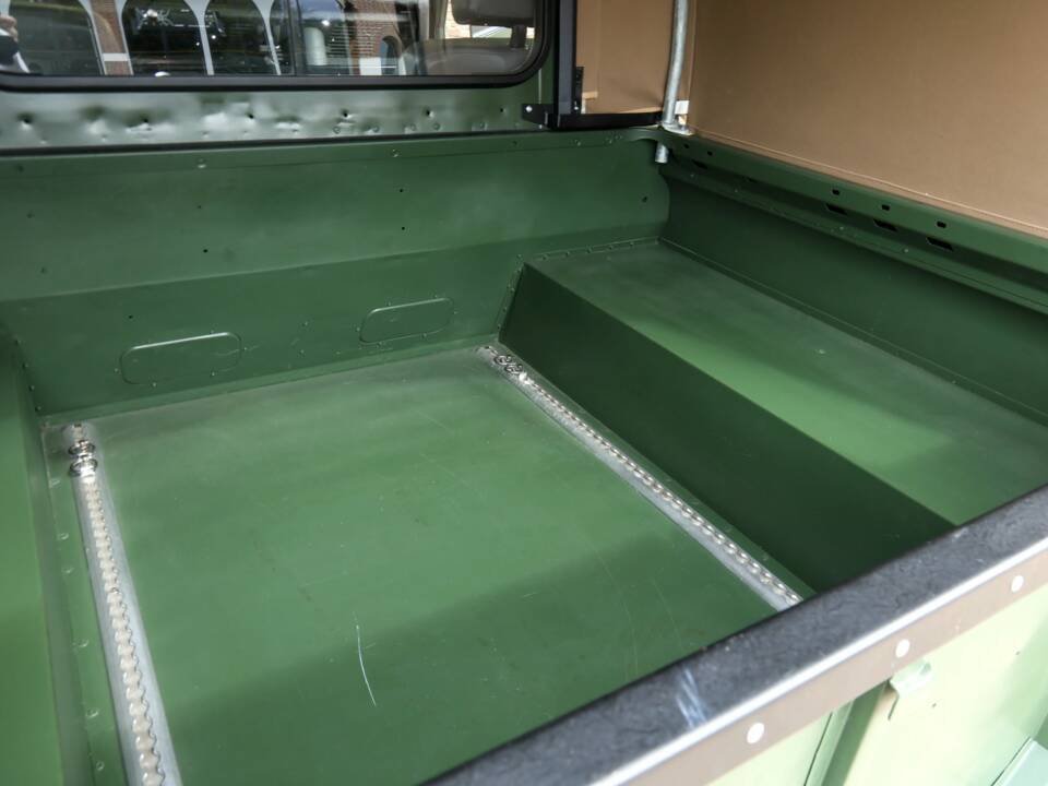 Immagine 26/50 di Land Rover 90 (1990)
