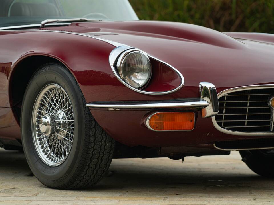 Imagen 24/50 de Jaguar E-Type V12 (2+2) (1972)