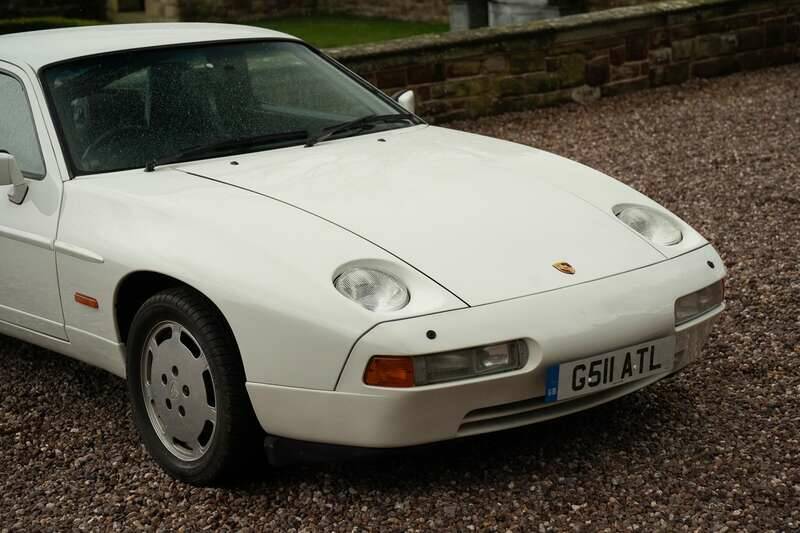 Image 8/49 of Porsche 928 S4 (1990)
