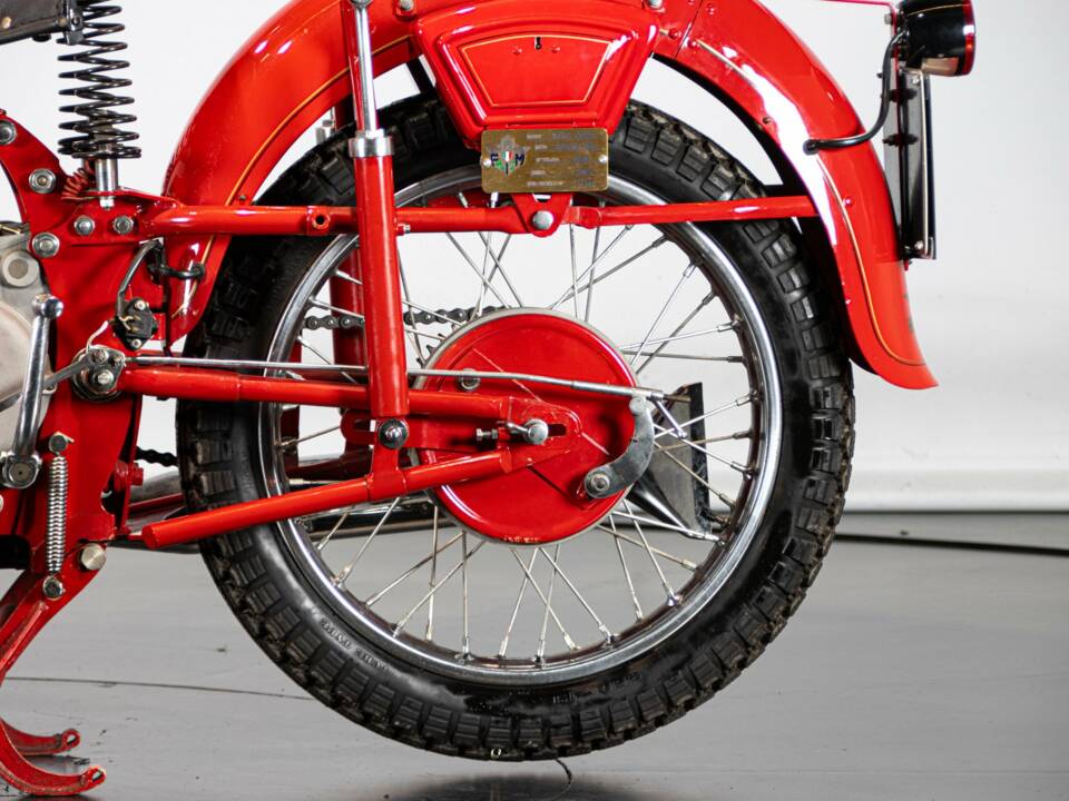Imagen 33/50 de Moto Guzzi DUMMY (1952)