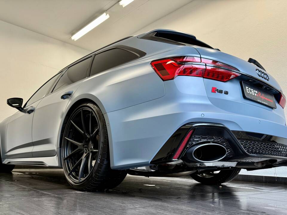 Immagine 10/31 di Audi RS6 Avant (2021)