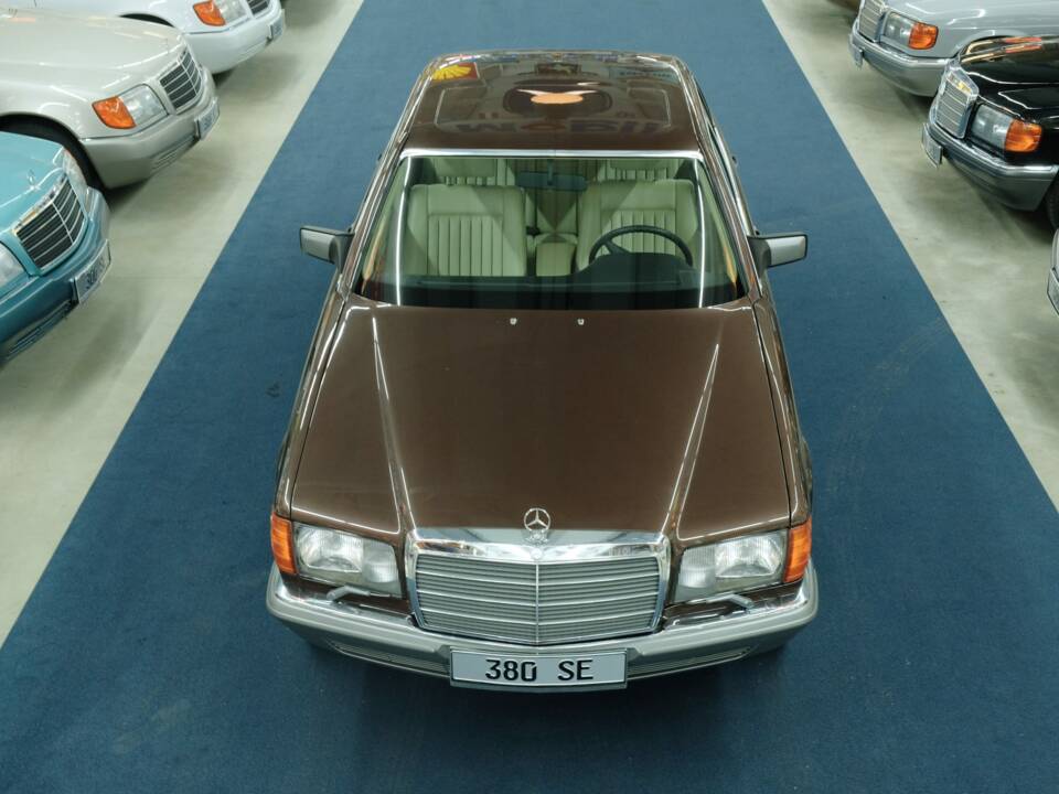 Bild 2/50 von Mercedes-Benz 380 SE (1984)
