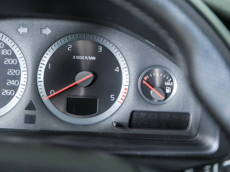Image 21/36 of Volvo V70 D5 (2008)