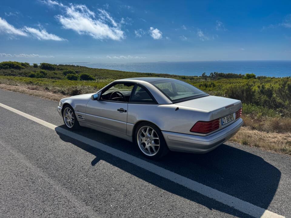 Image 9/51 of Mercedes-Benz SL 320 (1996)