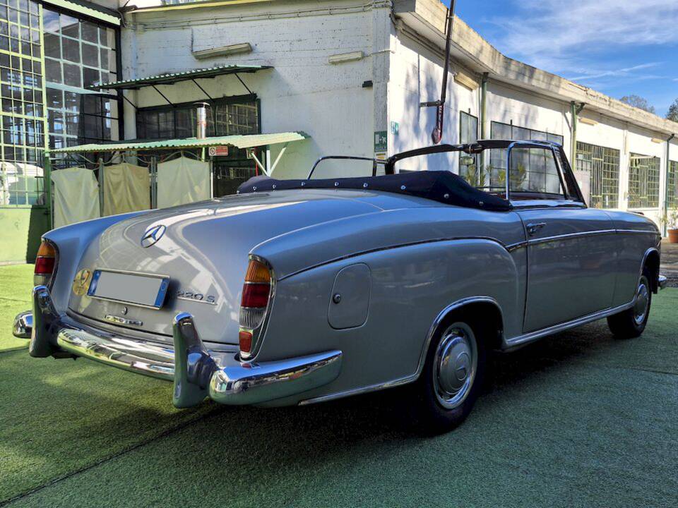 Image 11/61 de Mercedes-Benz 220 S Cabriolet (1957)