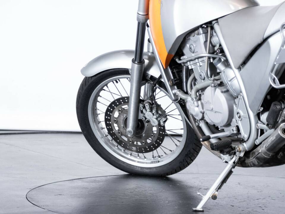 Imagen 12/38 de Aprilia Motò 650 (1996)