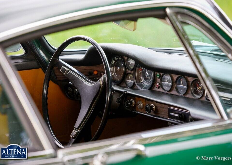 Bild 34/55 von Volvo 1800 E (1972)