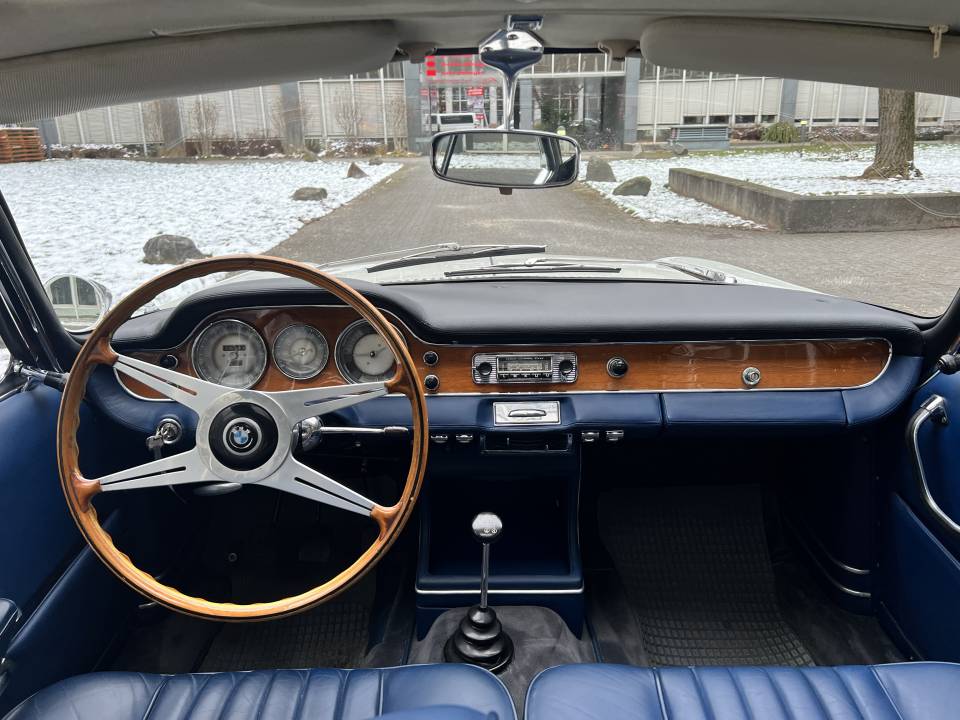 Image 21/29 of BMW 3200 CS (1964)