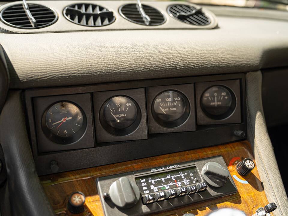 Bild 53/81 von Ferrari 365 GT4 2+2 (1973)