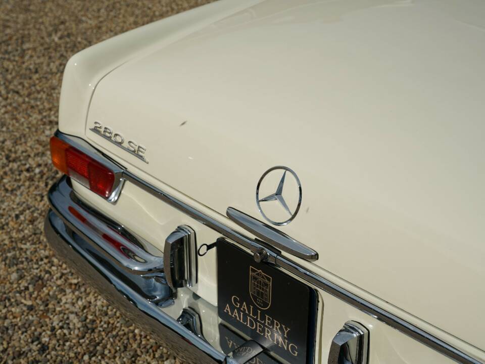 Image 48/50 de Mercedes-Benz 280 SE (1968)