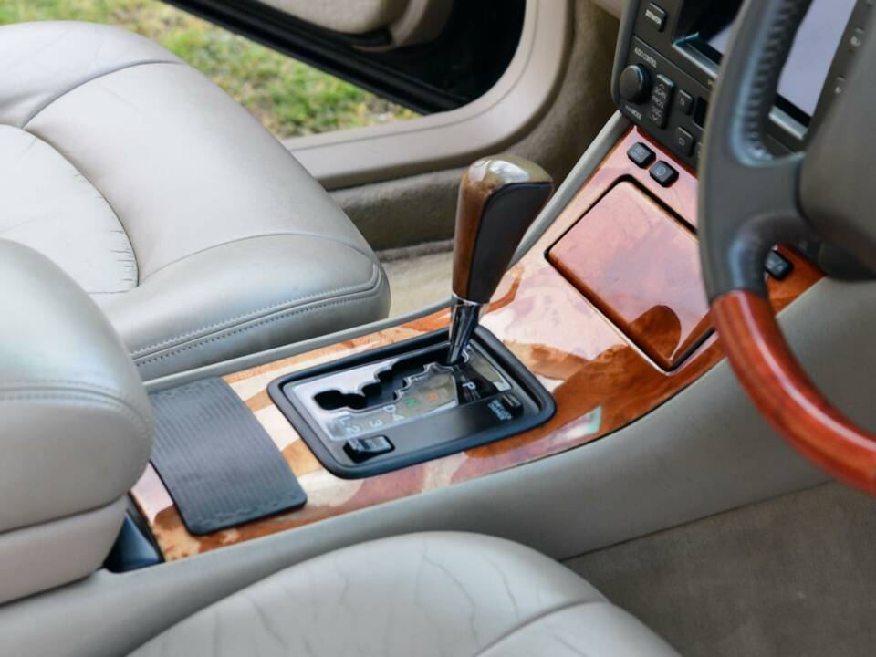 Afbeelding 27/50 van Lexus LS 400 (1998)