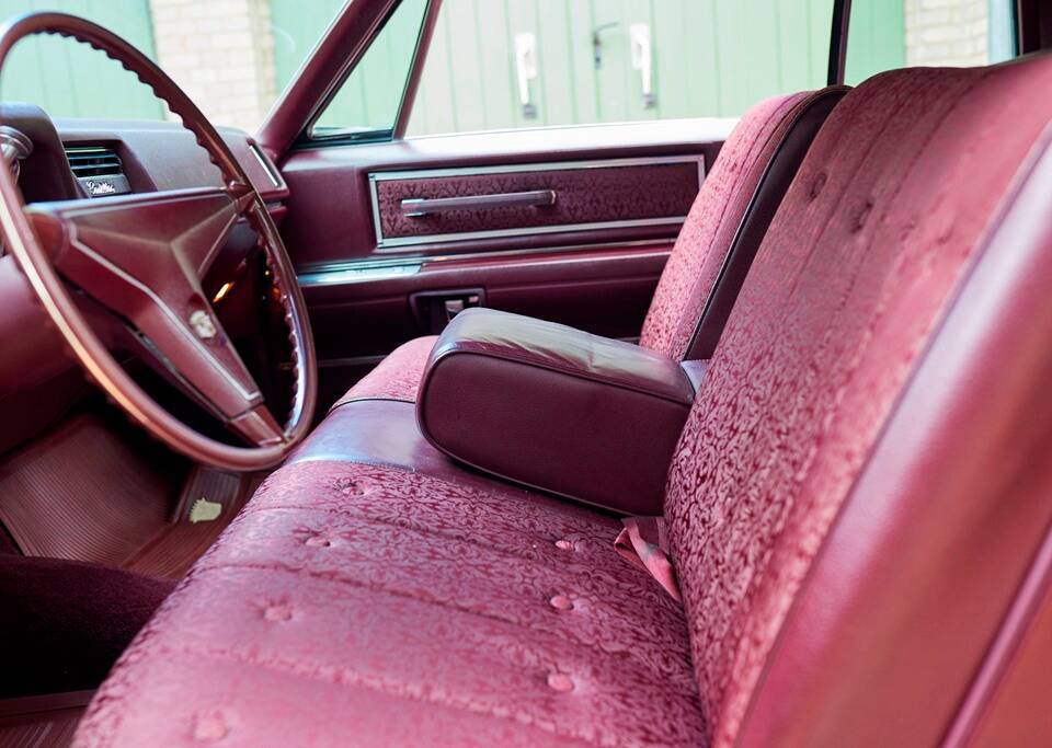 Bild 152/200 von Cadillac Coupe DeVille (1968)