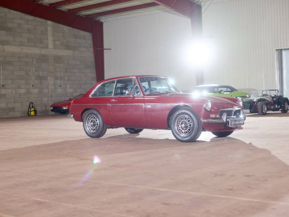 Immagine 7/29 di MG MGB GT V8 (1974)