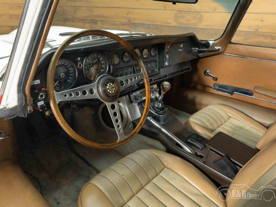 Image 16/19 de Jaguar E-Type (1969)