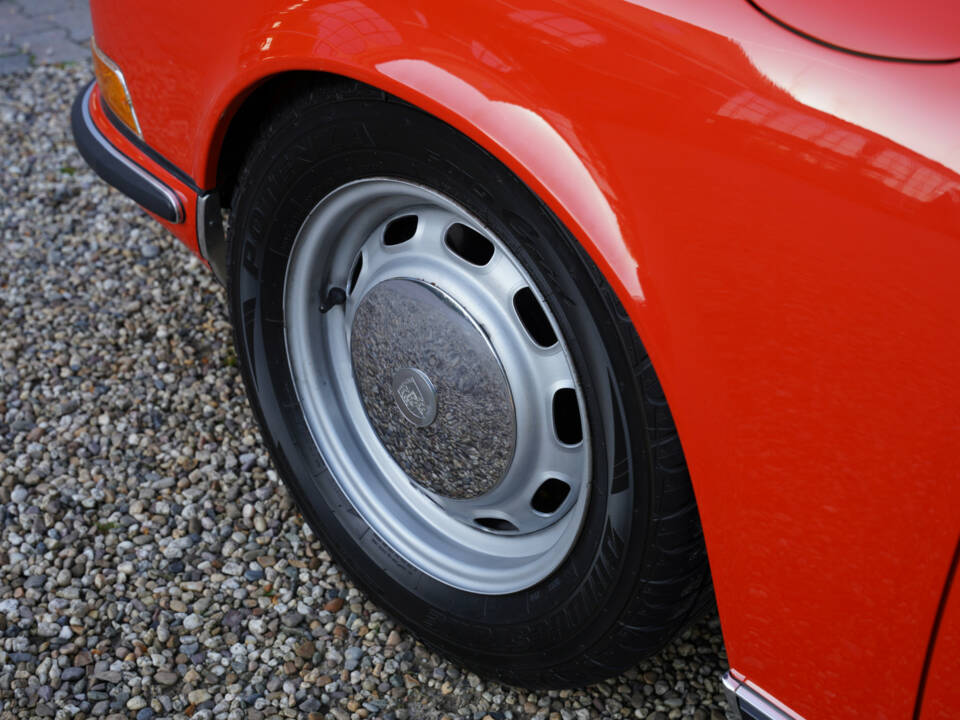 Image 43/50 of Porsche 911 2.2 T (1971)