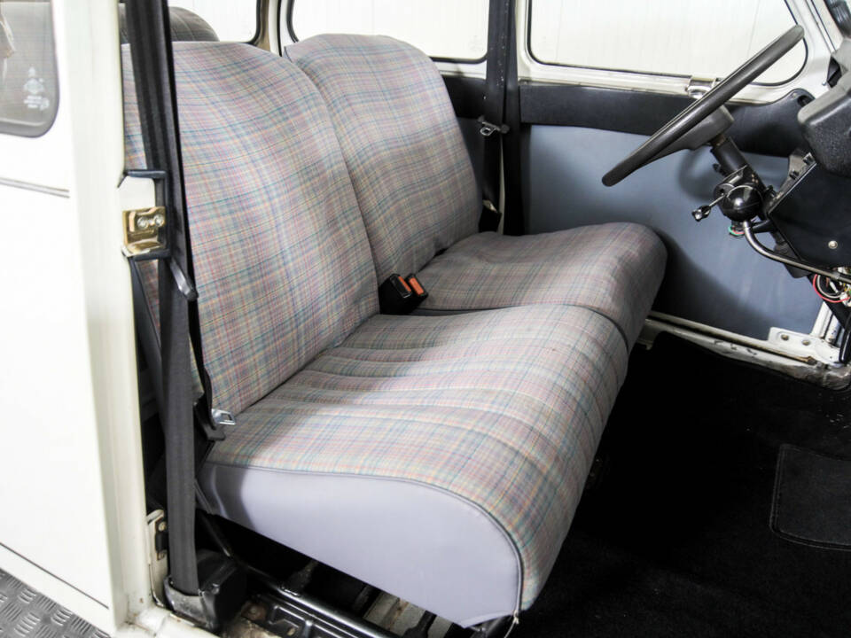 Image 16/50 of Citroën 2 CV 6 (1988)