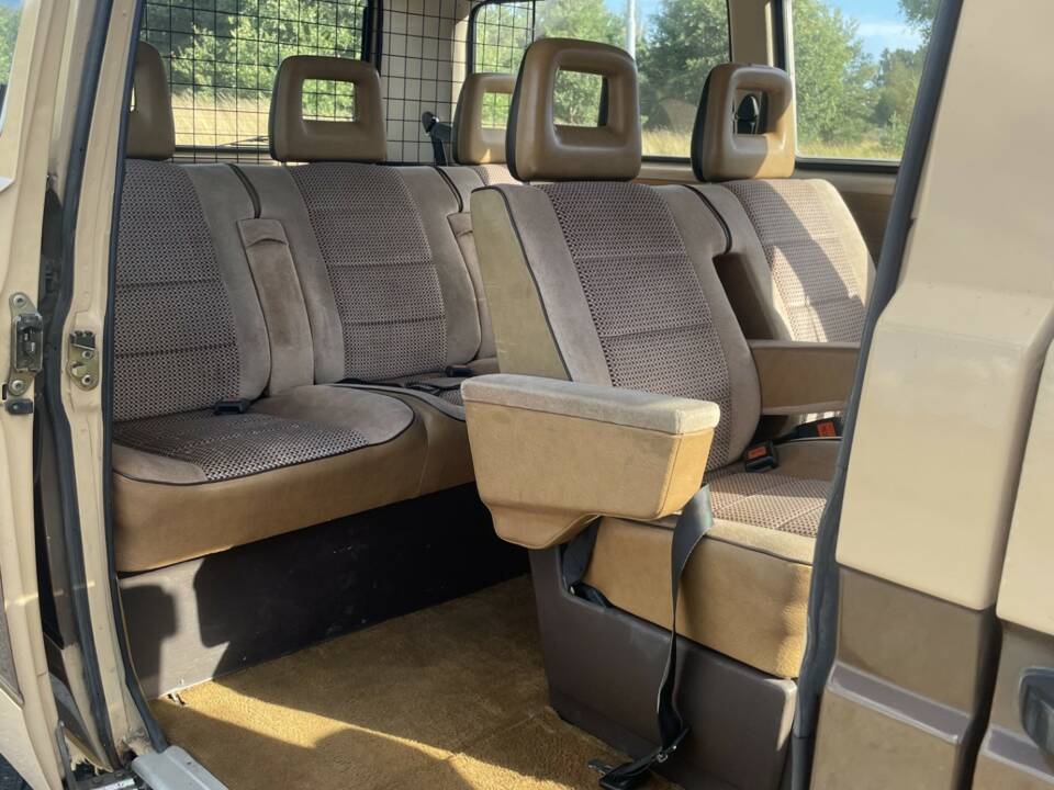 Bild 13/16 von Volkswagen T3 Caravelle GL 1.9 (1982)