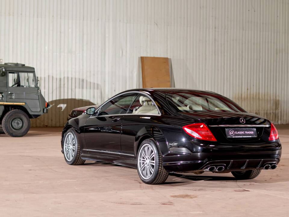 Bild 10/34 von Mercedes-Benz CL 500 4MATIC (2008)
