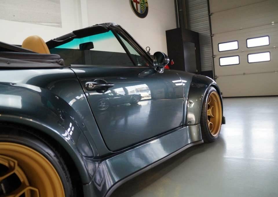 Image 33/50 of Porsche 911 Carrera RWB (1995)