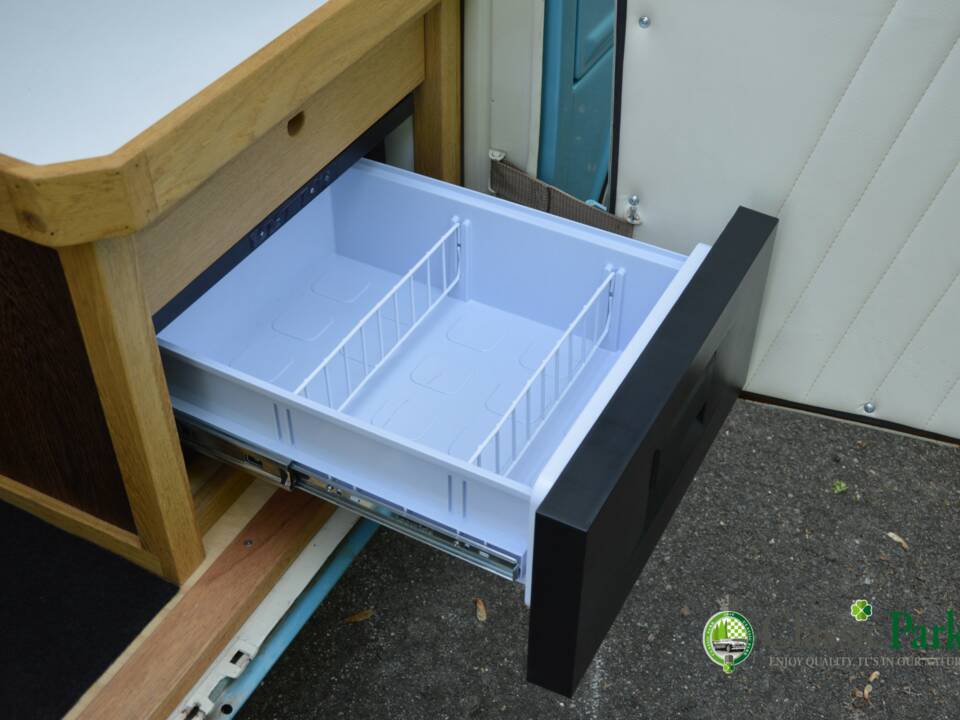 Bild 21/50 von Volkswagen T2b Camper (1976)