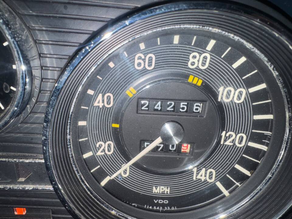 Image 13/32 of Mercedes-Benz 250 C (1972)