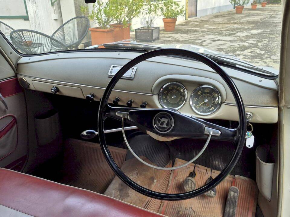Image 23/53 of Lancia Appia C10 (1957)
