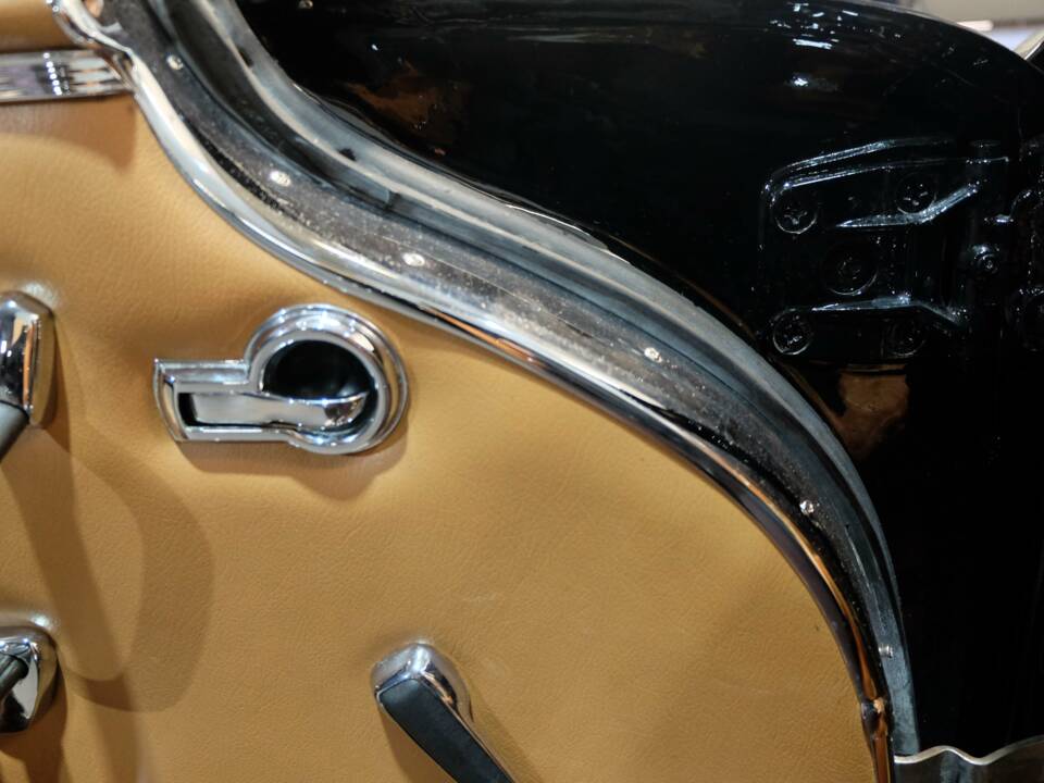 Bild 16/34 von Mercedes-Benz 220 SE b (1963)