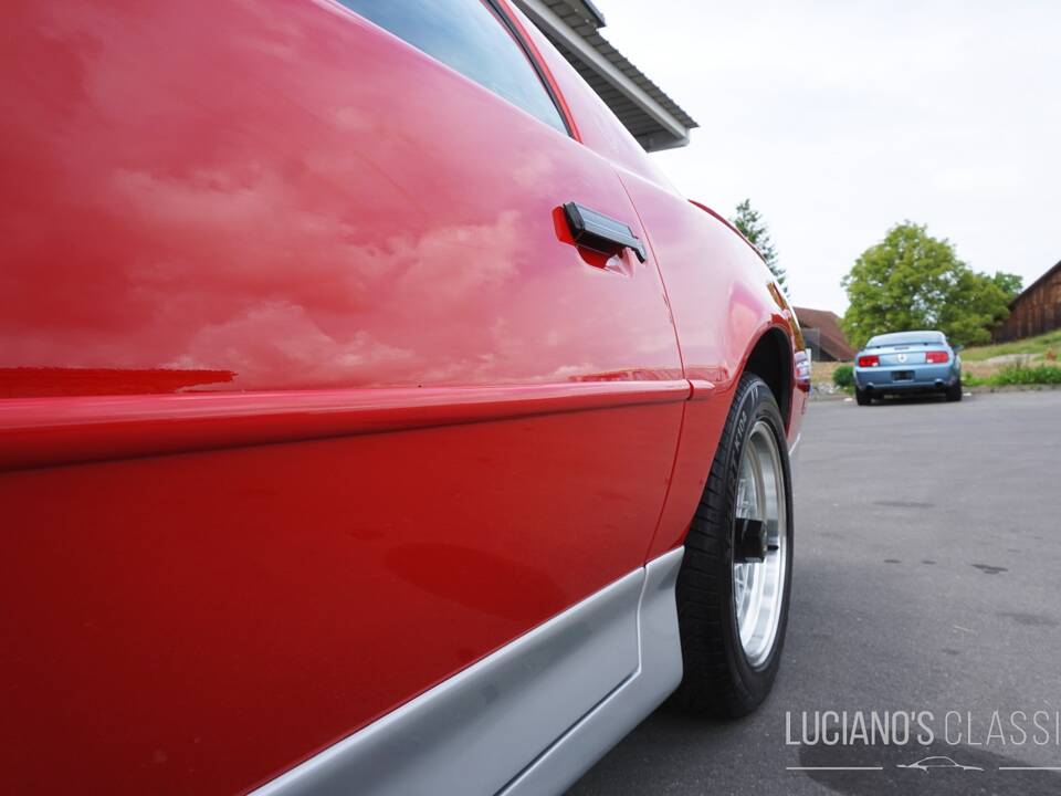 Bild 24/66 von Pontiac Firebird TransAm (1989)