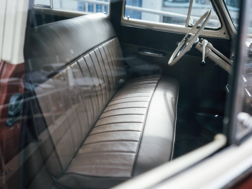 Bild 28/29 von Chevrolet Deluxe Styleline (1952)