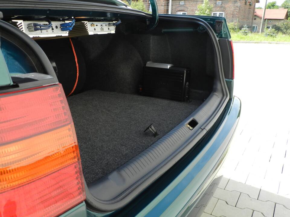 Bild 30/40 von Volkswagen Passat 2.0 (1995)