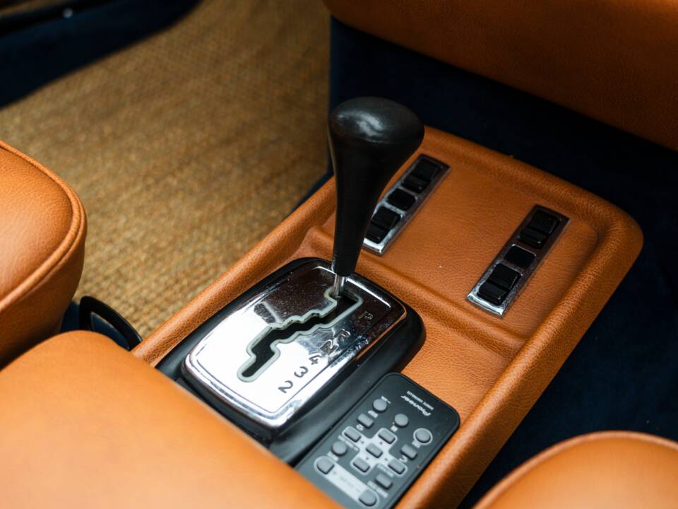 Image 28/57 de Mercedes-Benz 280 SE 3,5 (1971)