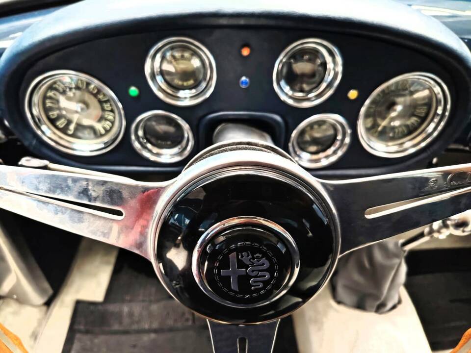 Image 47/67 of Alfa Romeo 1900 C Super Sprint Touring (1956)