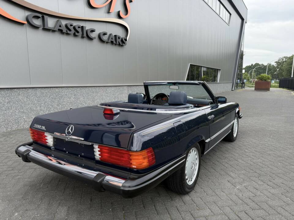 Image 13/50 of Mercedes-Benz 560 SL (1986)