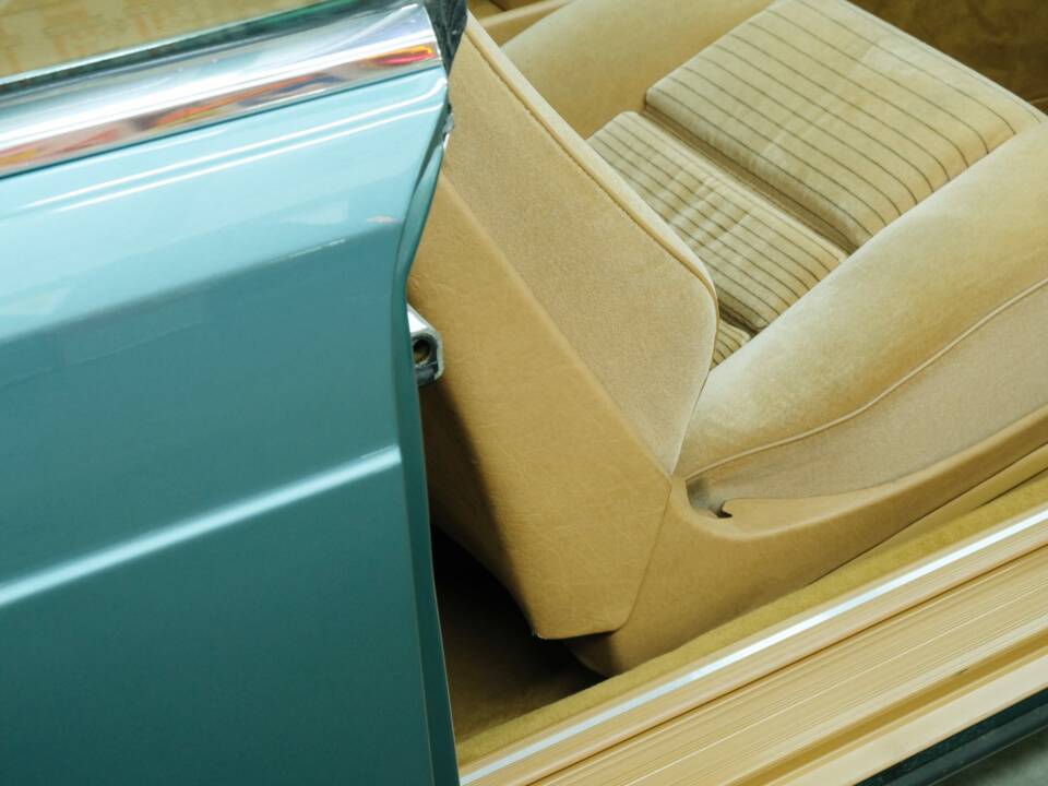 Bild 31/50 von Mercedes-Benz 380 SEC (1983)