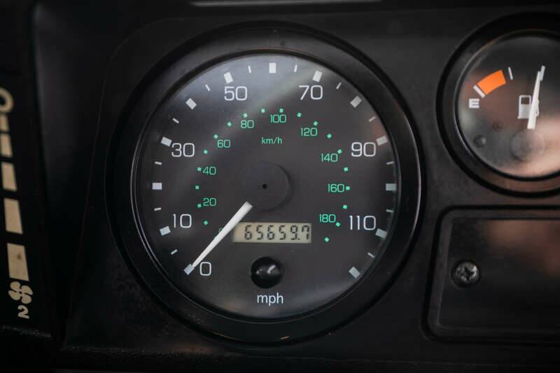 Image 20/50 of Land Rover Defender 90 "50th Anniversary" (1998)